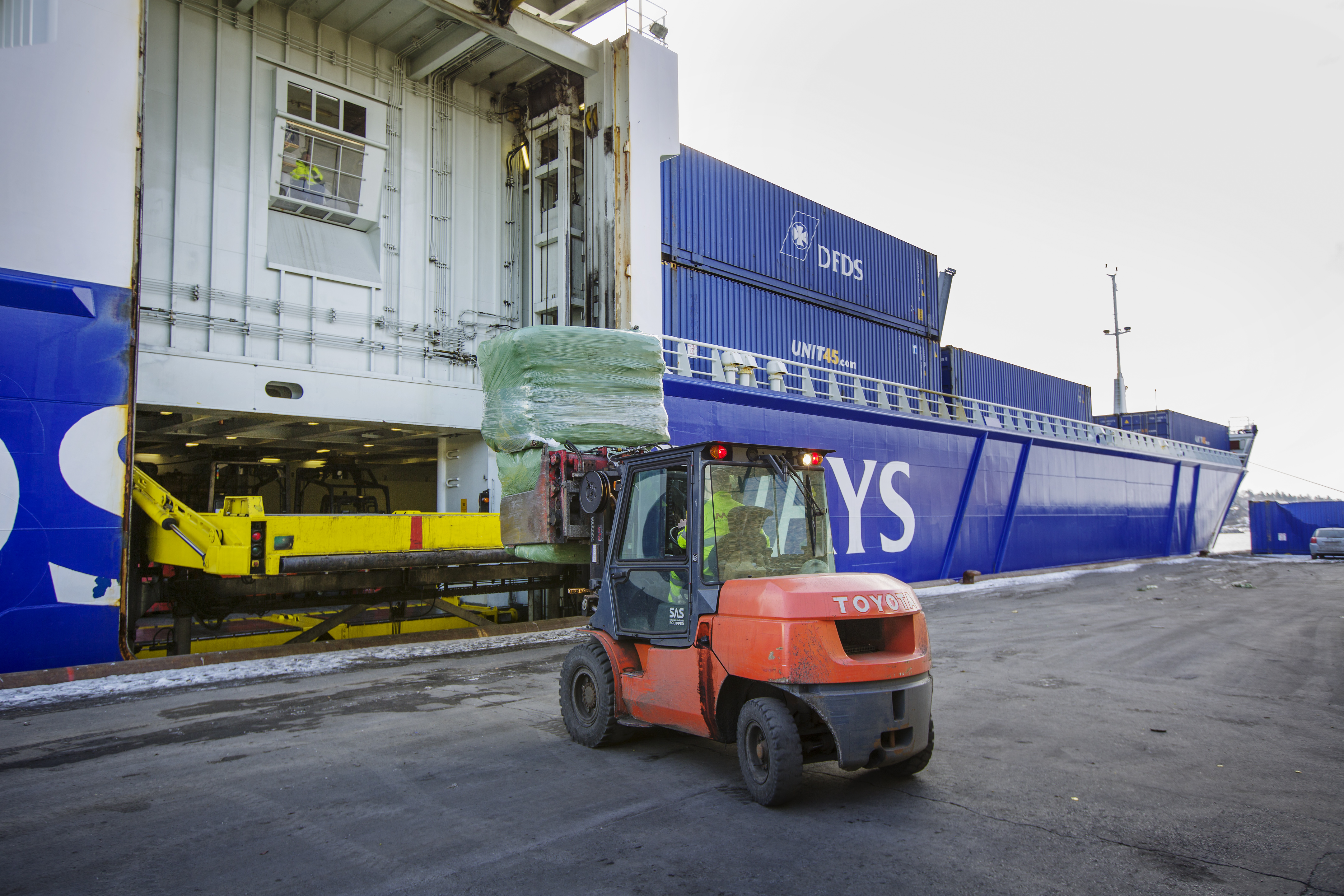 Truck laster skip