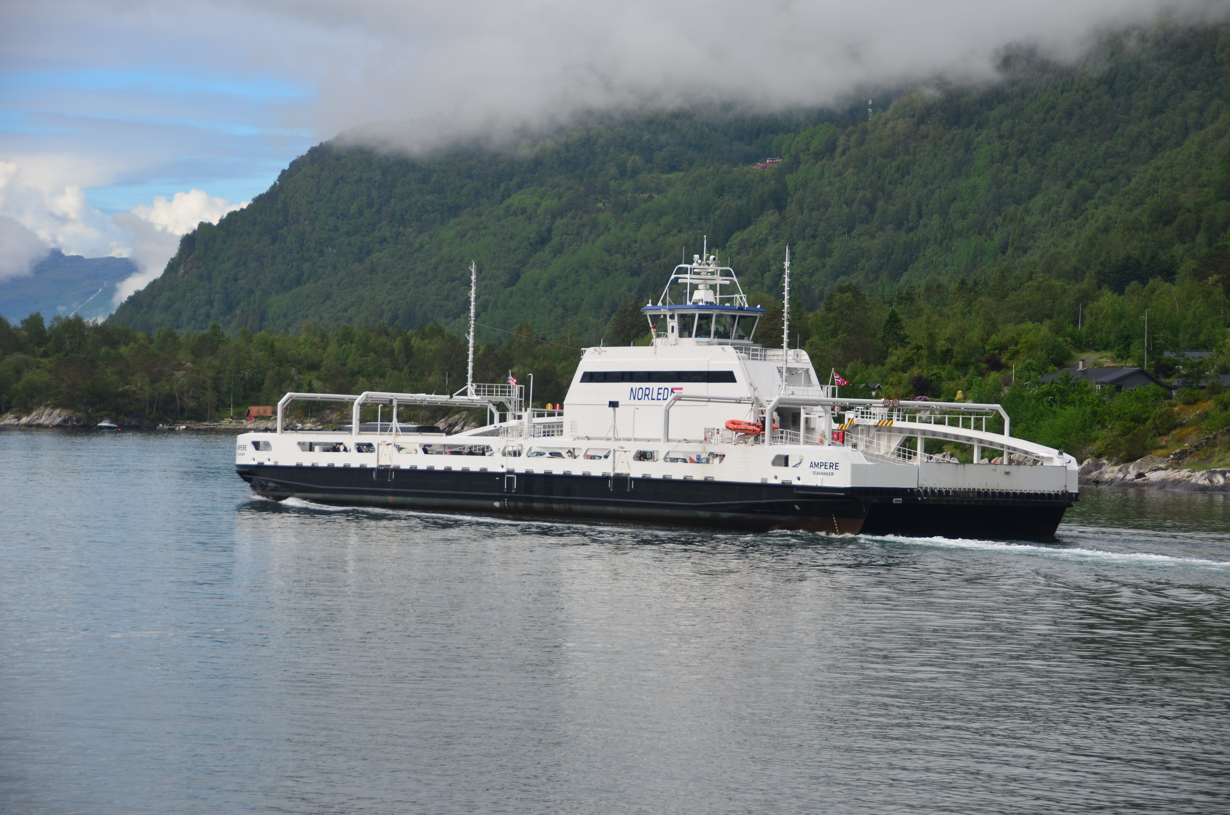 Ferry_Ampere_Sognefjord.jpg