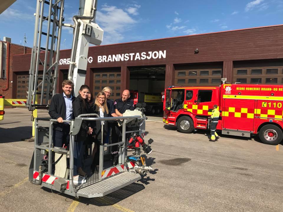 Lørenskog brannvesen får besøk.jpg