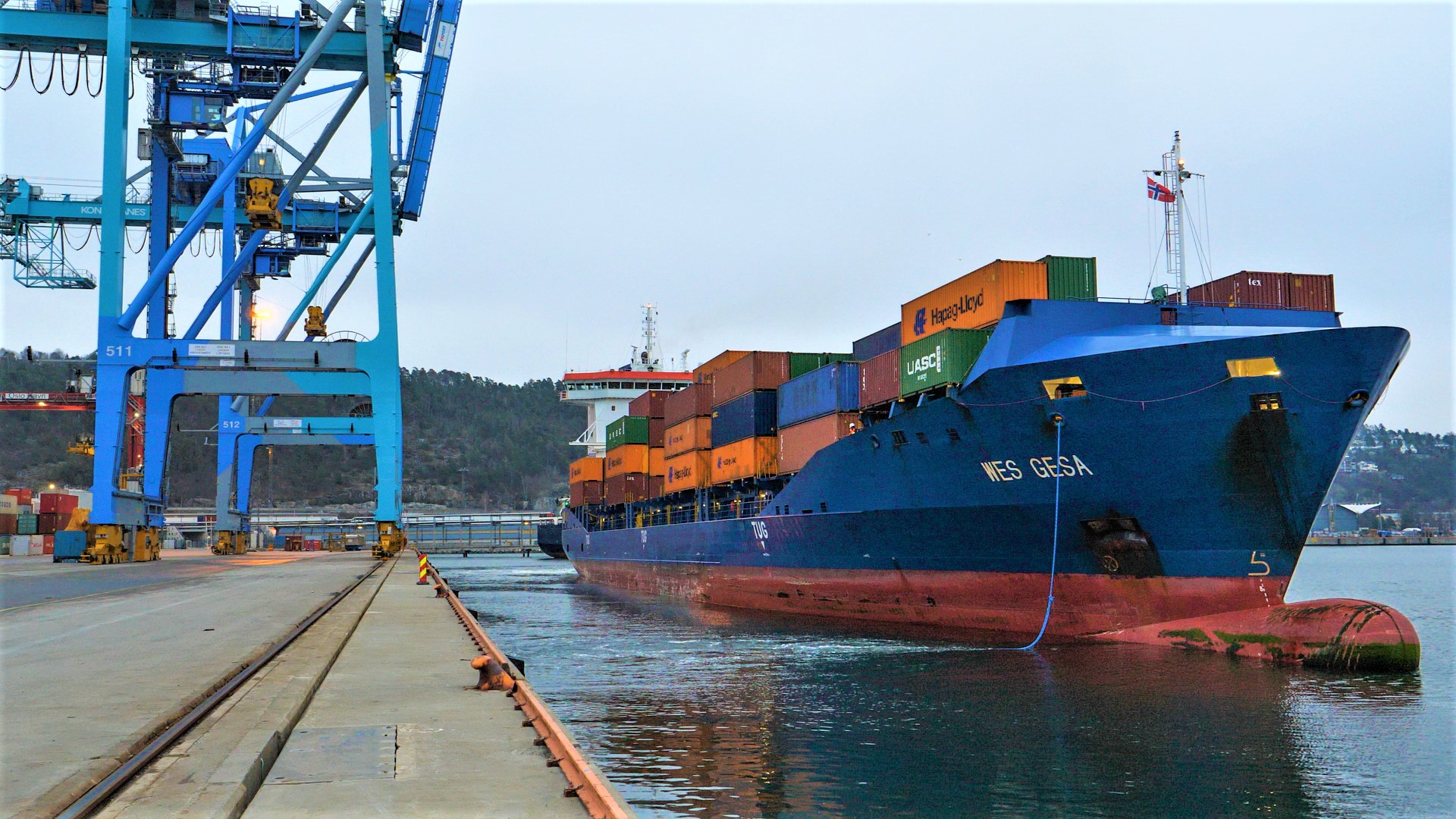 Fargesterkt Containerskip Oslo Havn - kred JJ.jpg