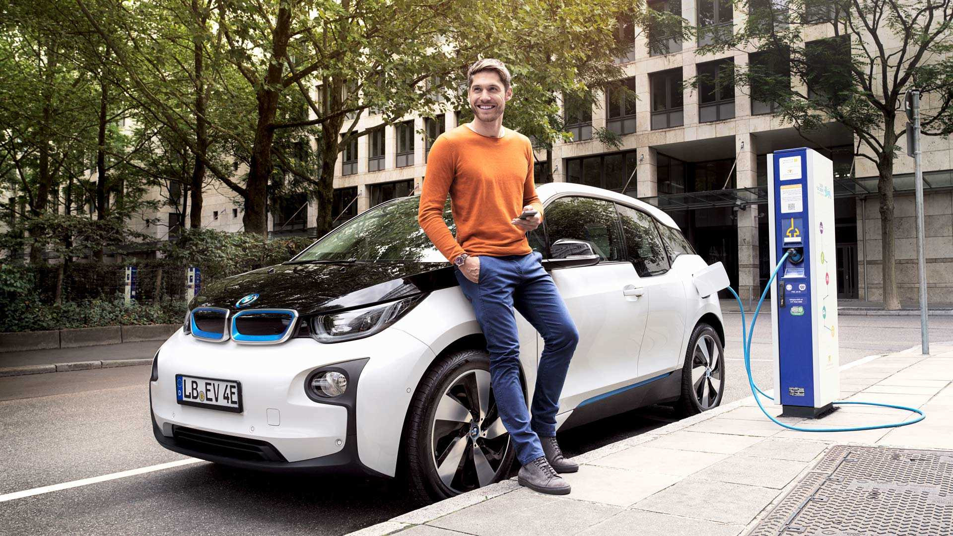 Elektroauto laden im Deutschland.jpg