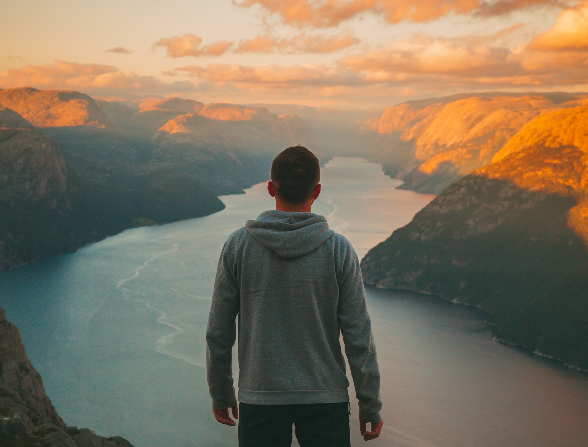 Ferieavvikling bør planlegges i god tid (Photo by Alexei Scutari on Unsplash.jpg