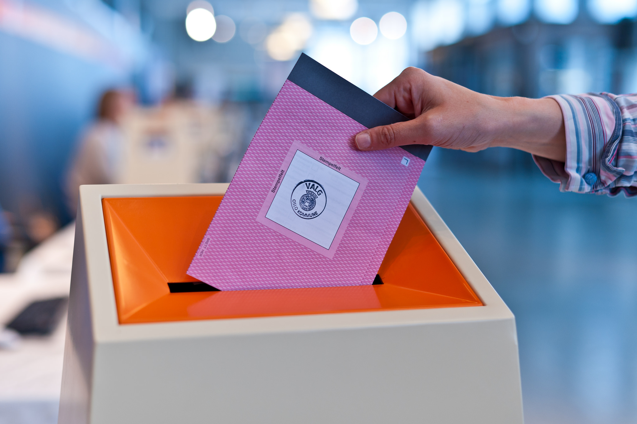 Stemmeseddel (Foto Kommunal- og moderniseringsdepartementet).jpg