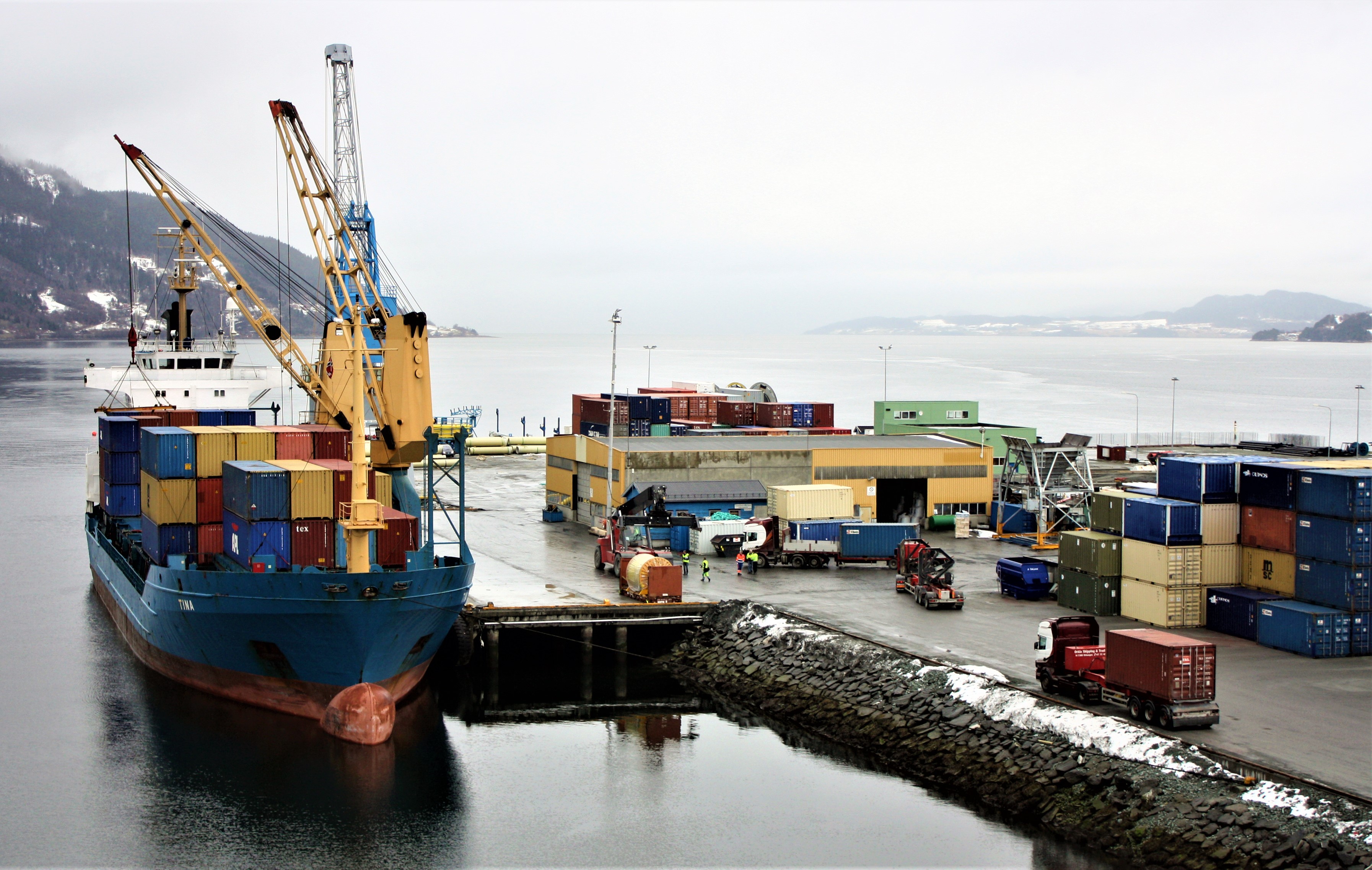containeromlasting_i_orkanger_havn-foto-trondheim-havn (2).jpg
