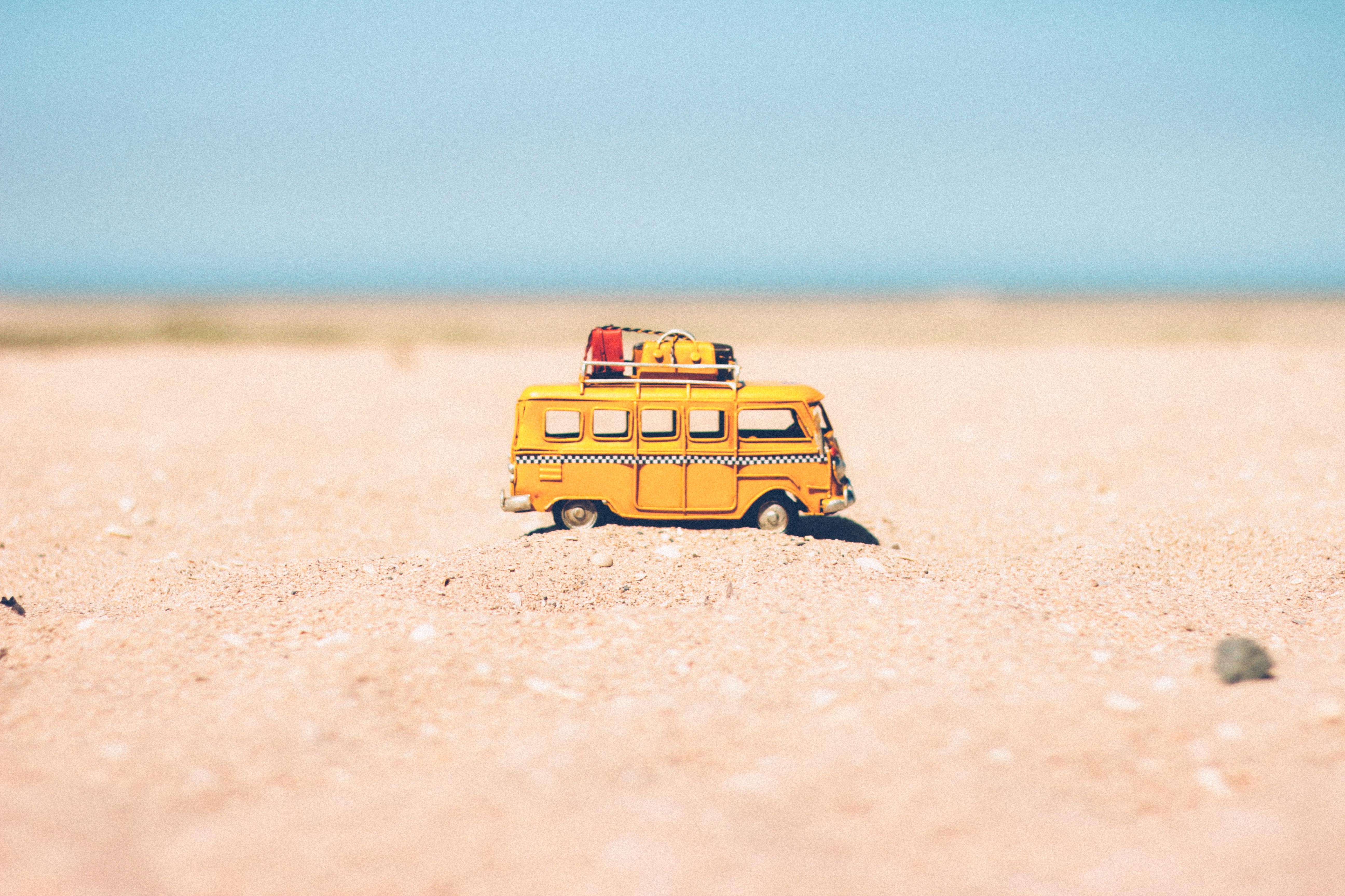 beach-blur-car-colors-386000.jpg