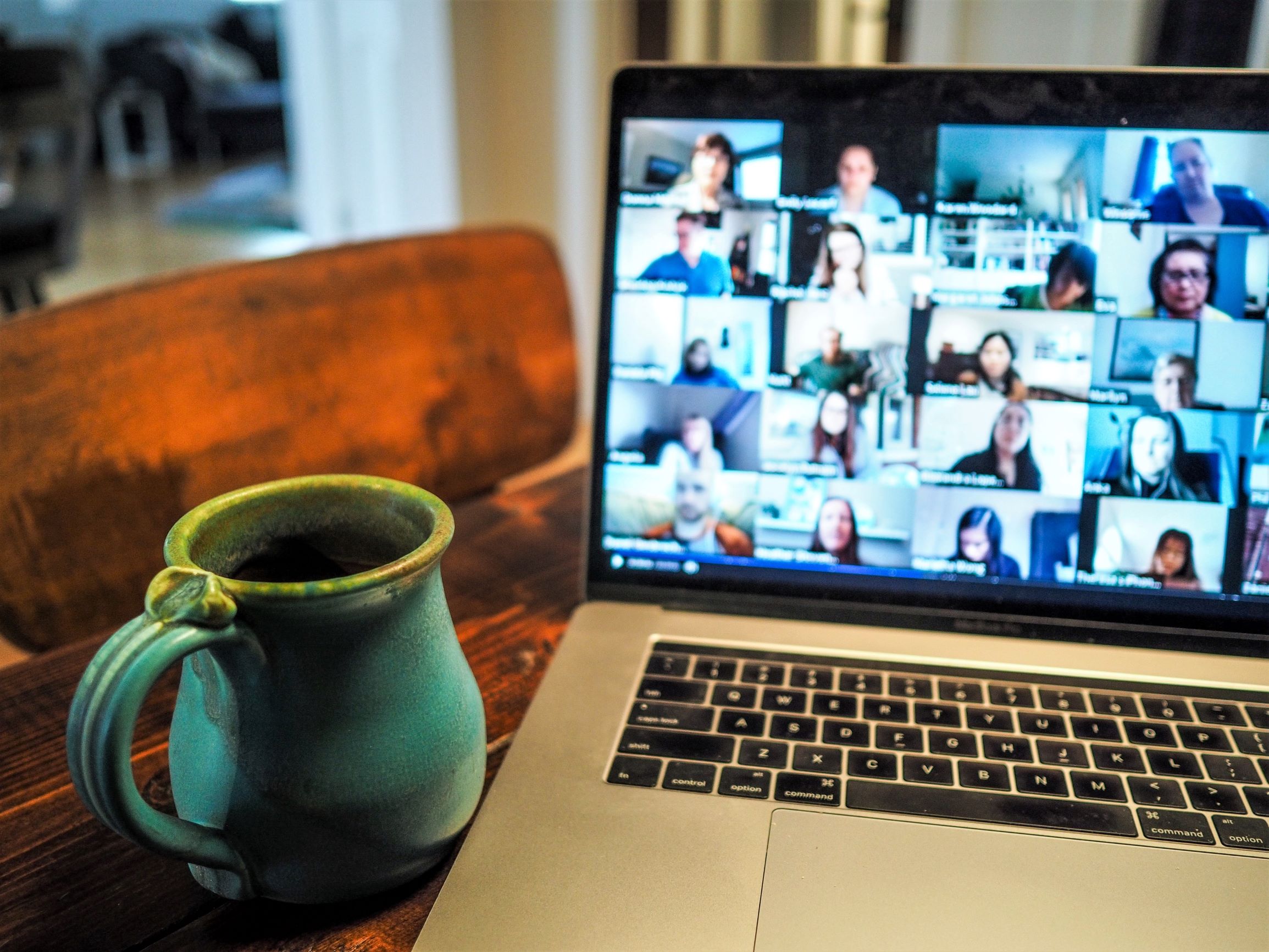 Foto Chris Montgomery, Unsplash For Nett