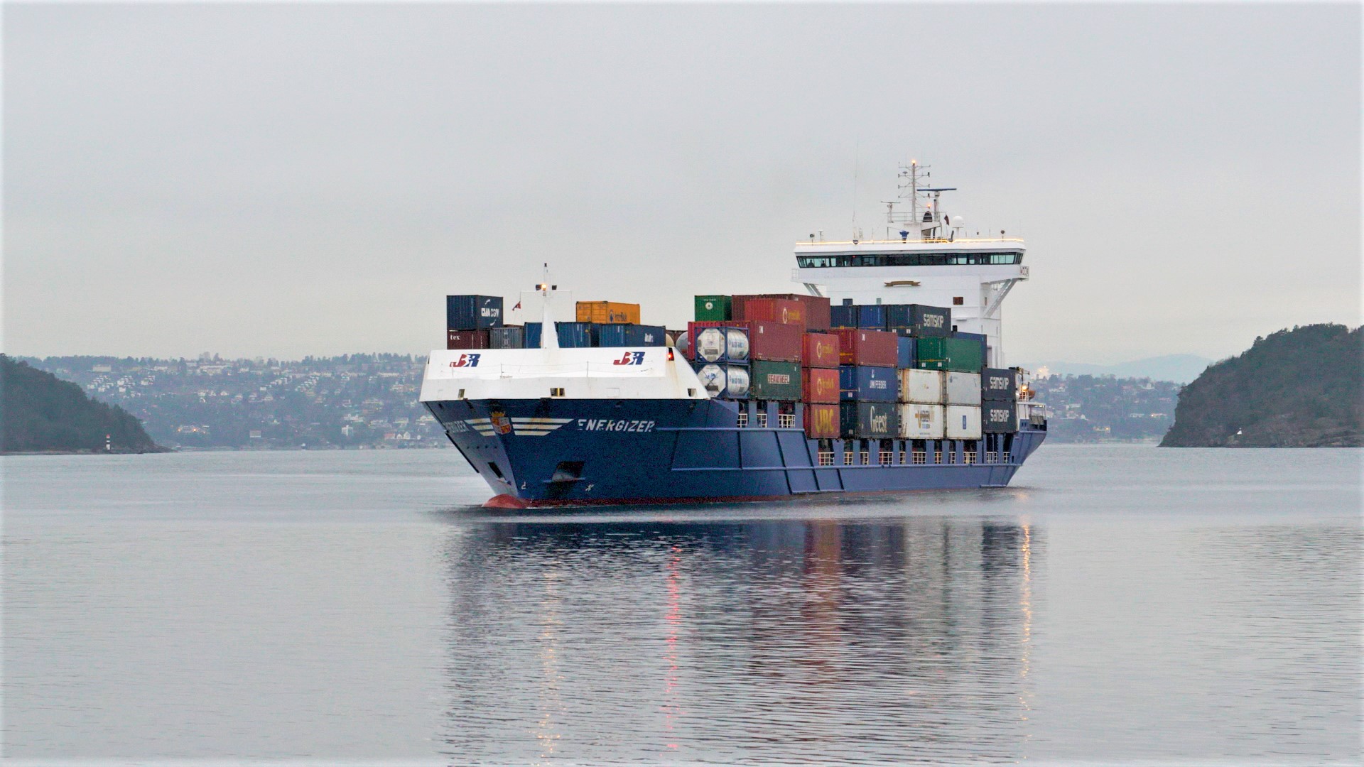 Containerskip Ankommer Oslo Havn, Foto JJ For Nett