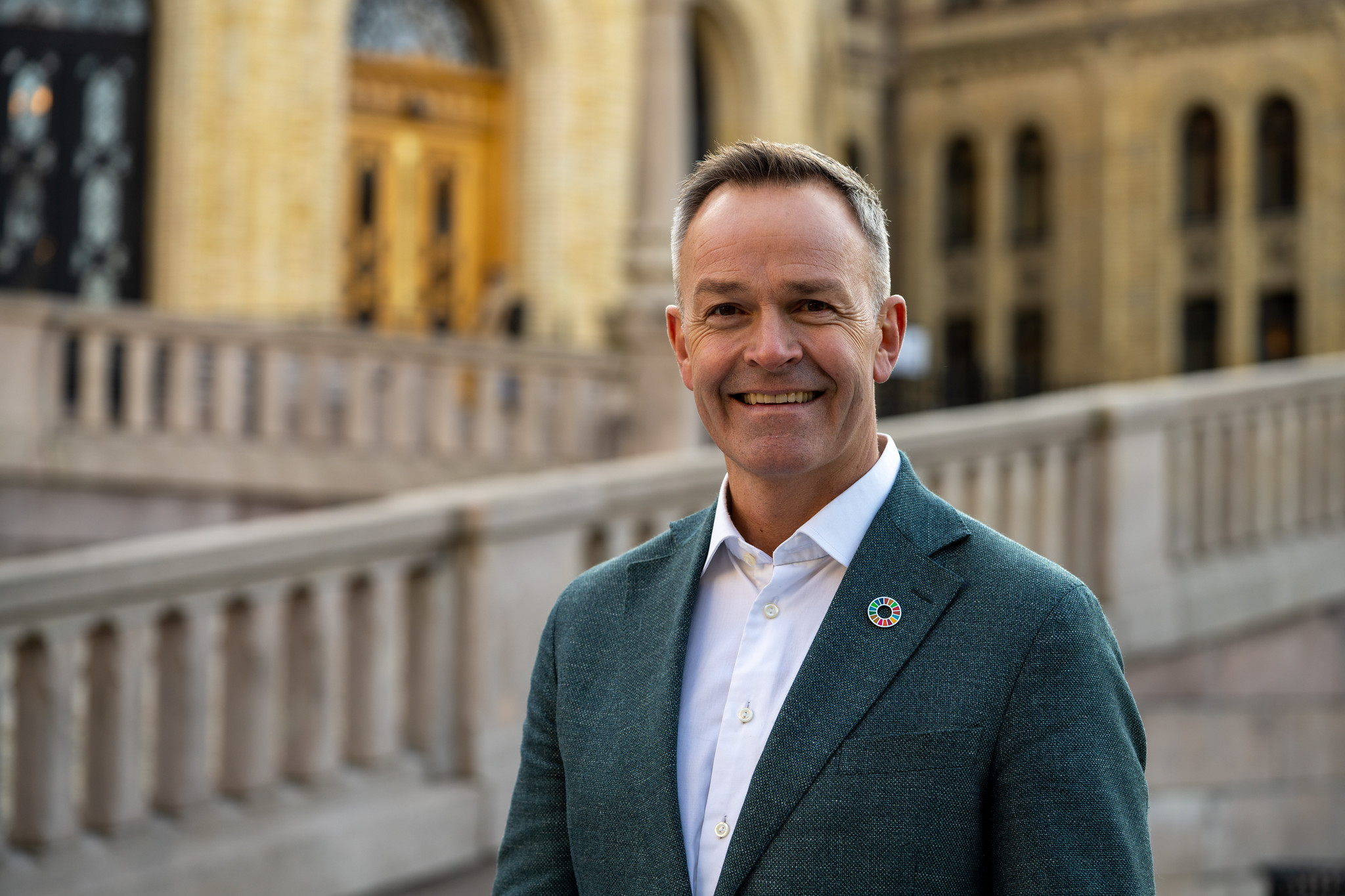 Øivind Brevik Foran Stortinget