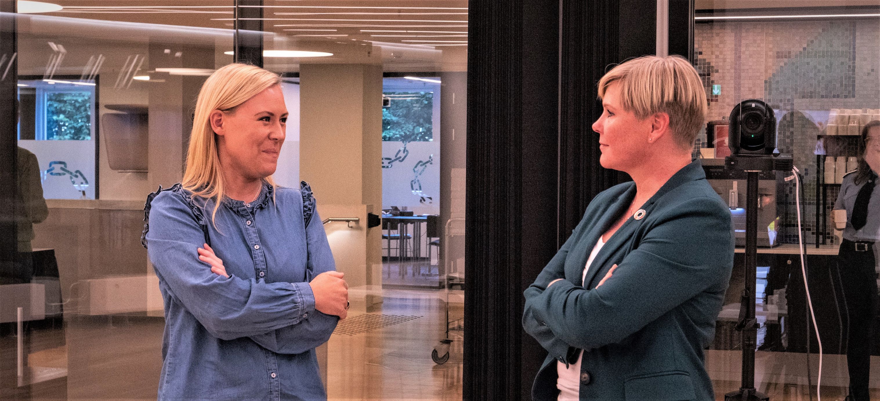 Lene Vågslid Og Anne Beathe Tvinnereim For Nett