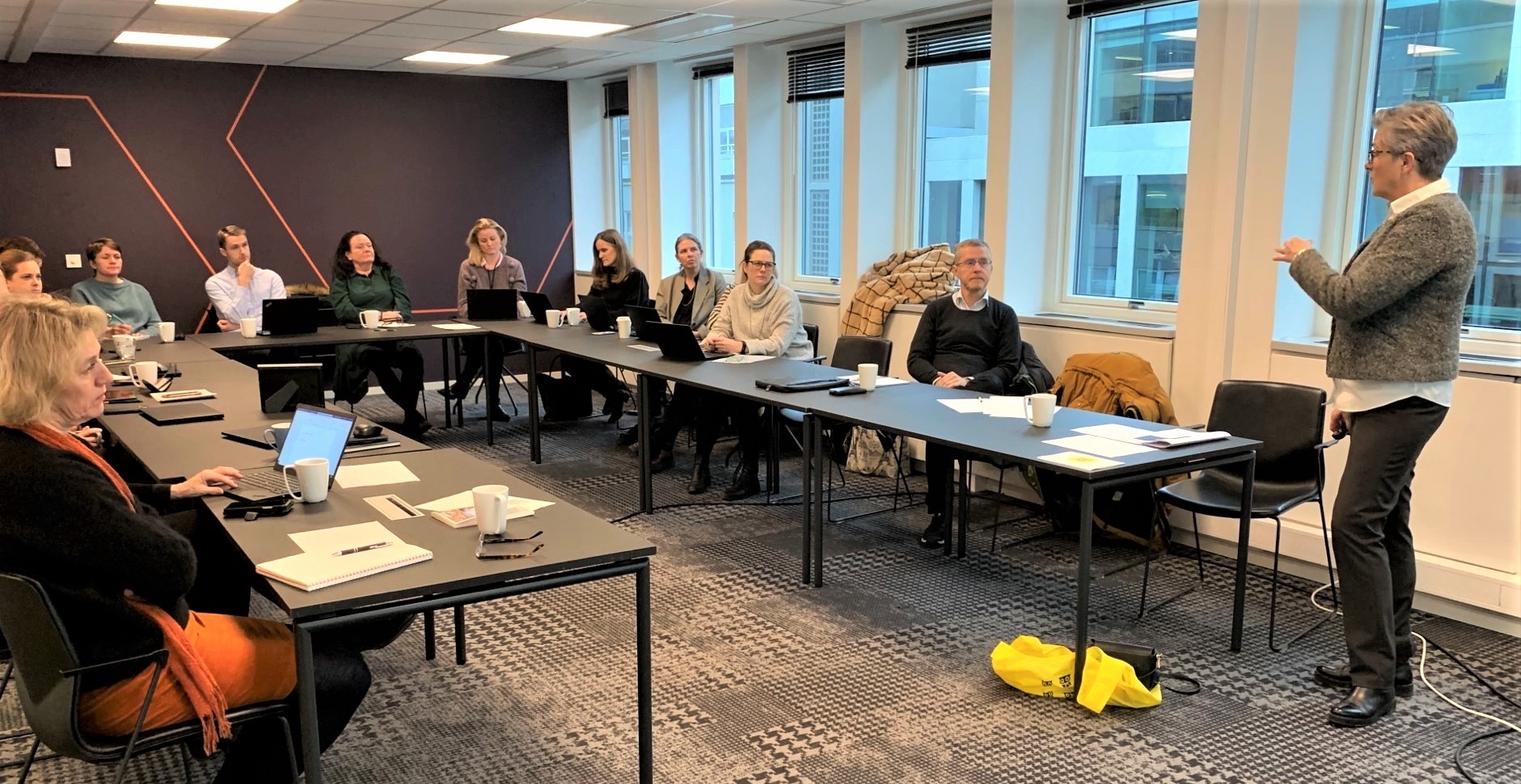221124 Kari Østerud Fra Senter For Seniorpolitikk Snakker På Seminar Foto Berit Solli Snitt For Nett