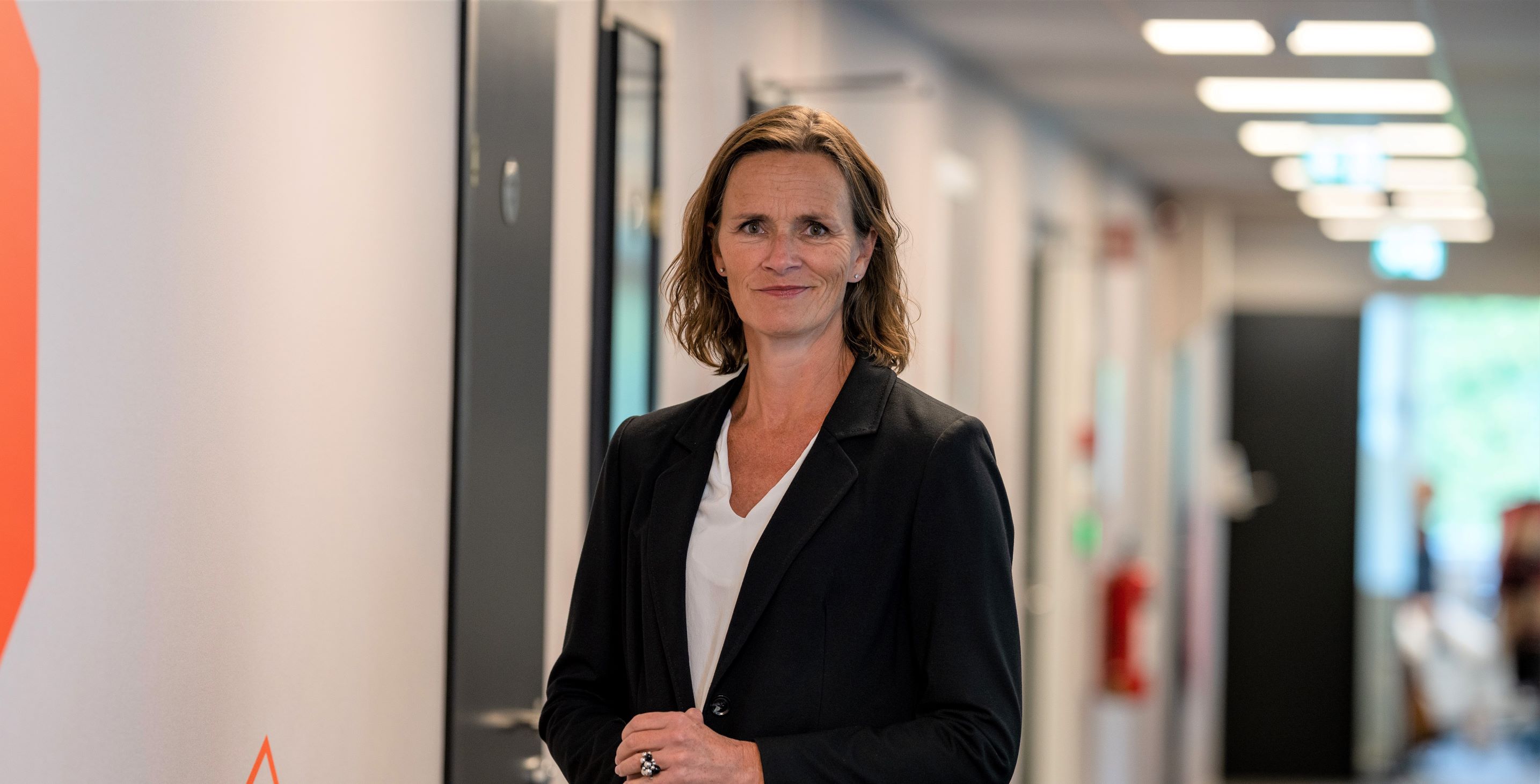 Agnete Fotokrom Nytt Snitt For Nett Foto JJ