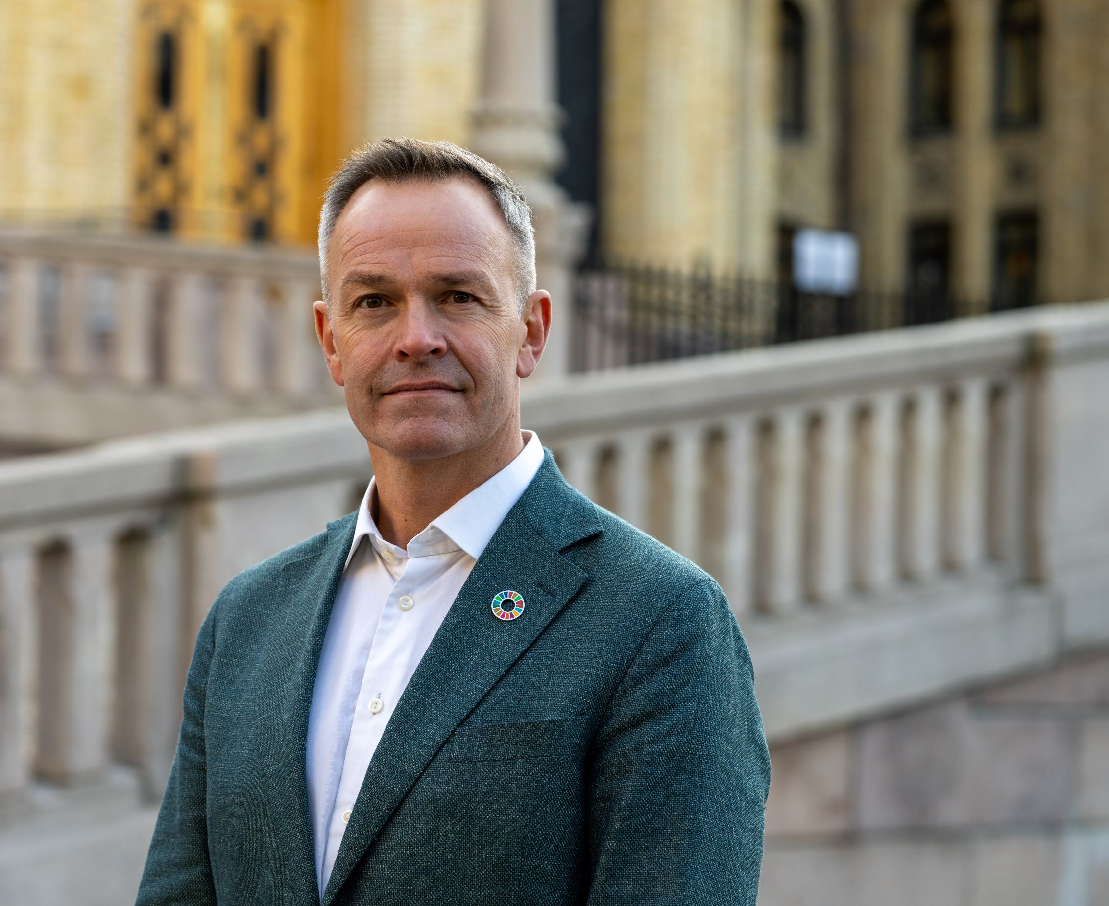 Administrerende direktør Øivind Brevik foran Stortingt ved en tidligere anledning. Foto: Jill Johannessen.
