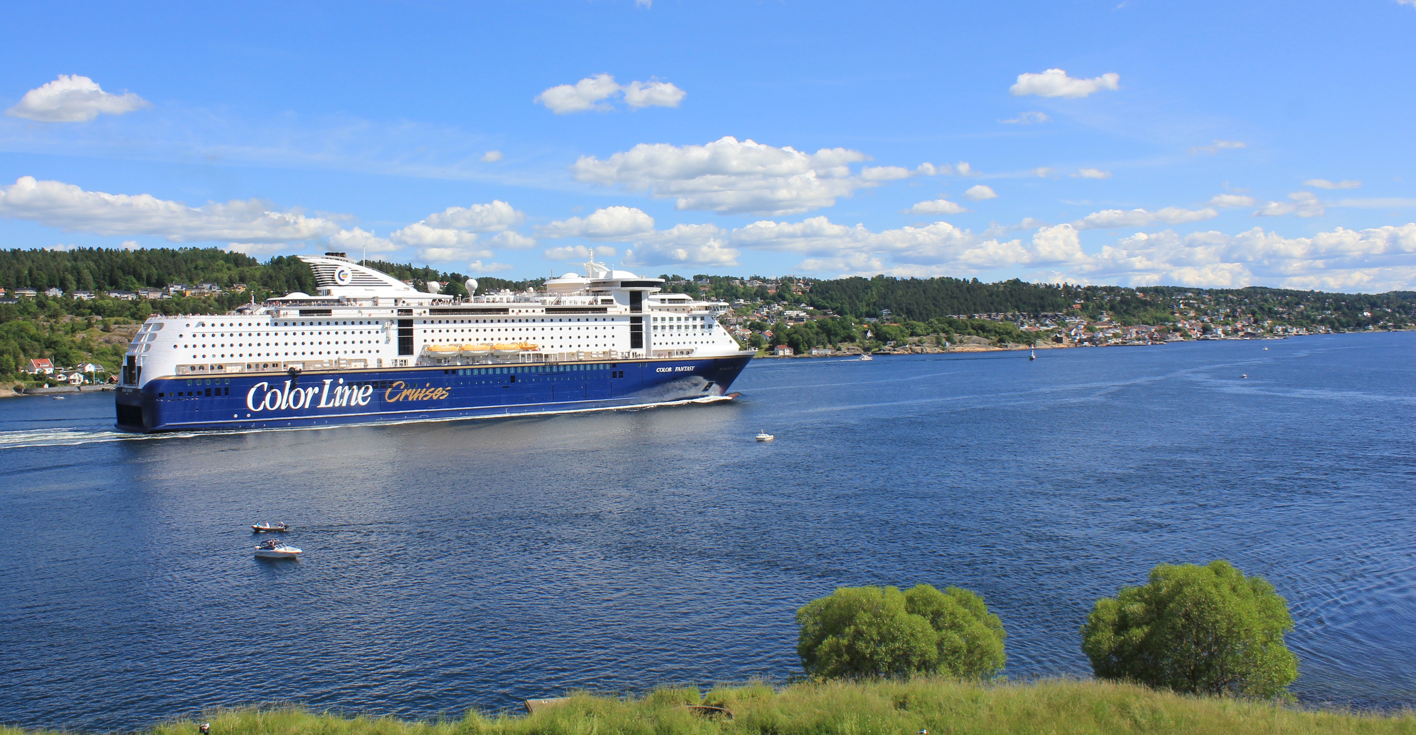 Color Line Passing By Drøbak Foto Øyvind Holmstad