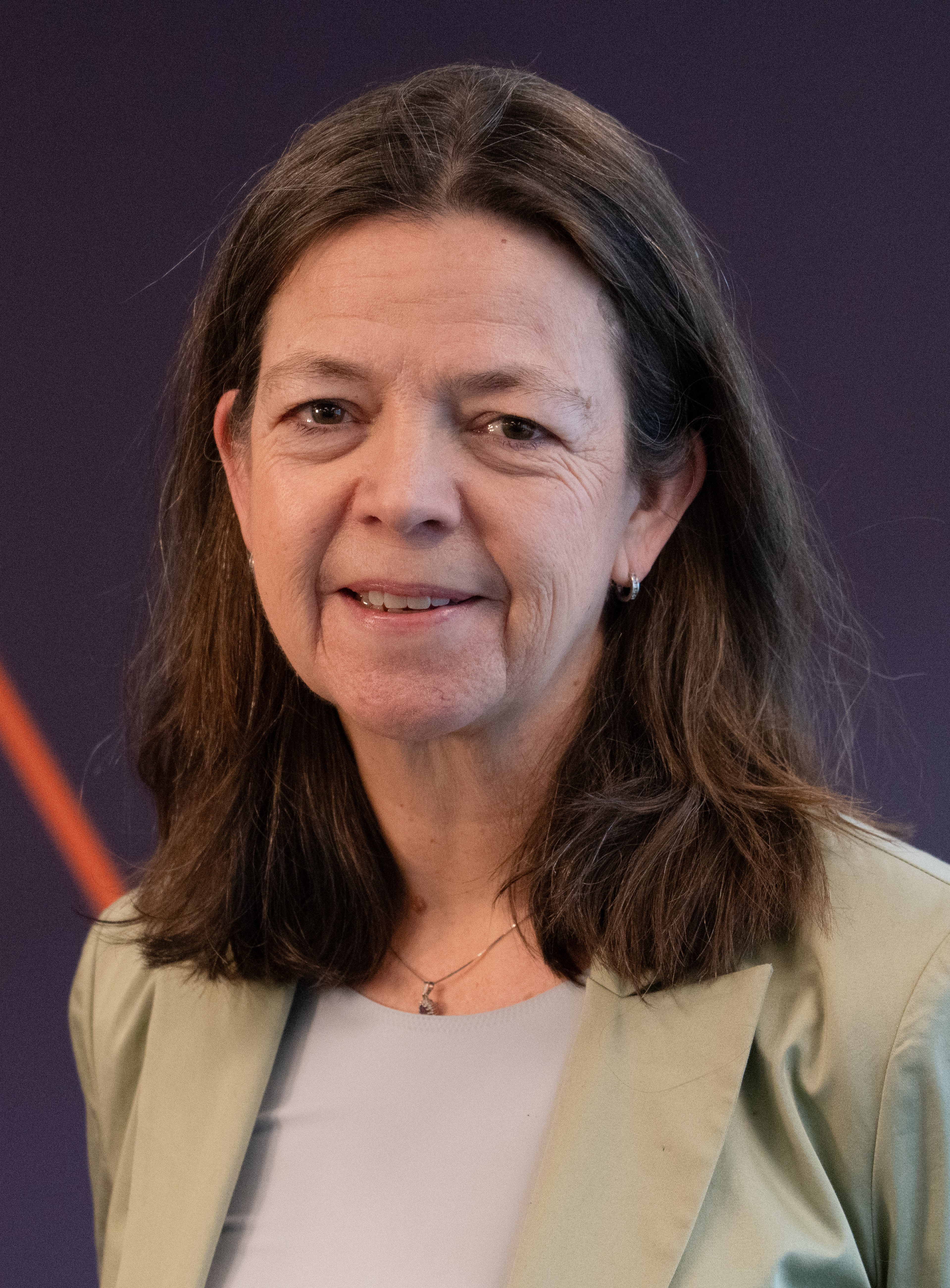 Mona Adolfsen